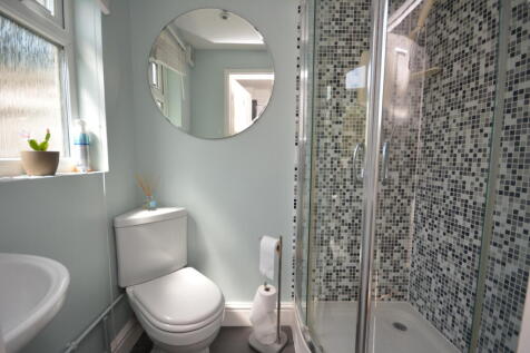 Gf Shower Room
