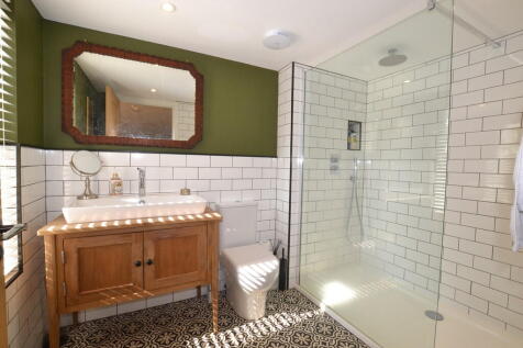 #En-suite shower ...