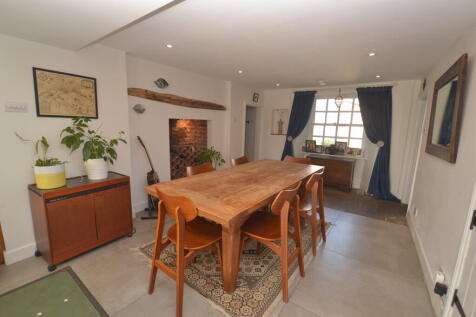 dining room DSC_1...