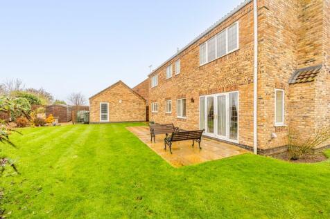 3 Crown Lodge (Holbeach)-7.jpg