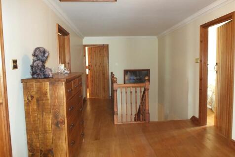 19 Upstairs Landing.jpg