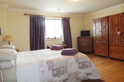 Bedroom 2a.jpg
