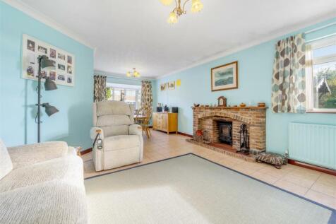 64 Bede Crescent (Benington)-14.jpg