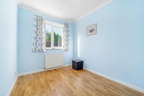 64 Bede Crescent (Benington)-26.jpg