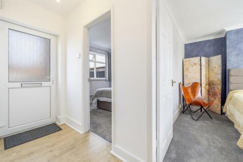2 Hessle Ave (Boston)-8.jpg