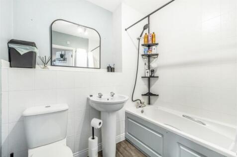 Flat 34, Freiston Terrace (Boston)-6.jpg