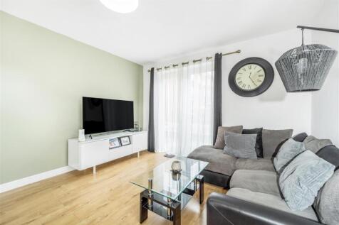 Flat 34, Freiston Terrace (Boston)-15.jpg