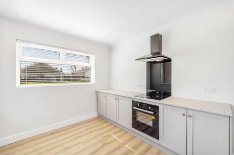 15 Coningsby Close (Boston)-14.jpg
