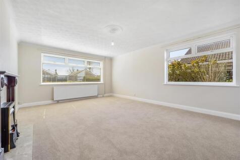 15 Coningsby Close (Boston)-11.jpg
