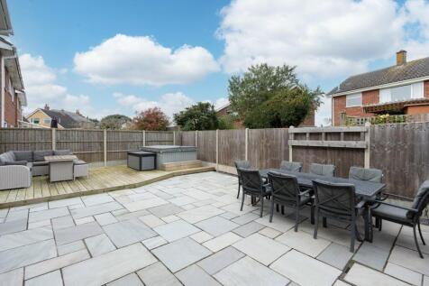 Rear Garden 3.jpeg