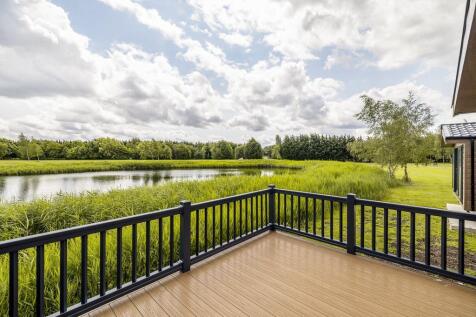 Swan Lake Country Park (Swineshead) Cabin 2-10.jpg