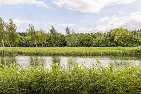 Swan Lake Country Park (Swineshead) Cabin 2-9.jpg