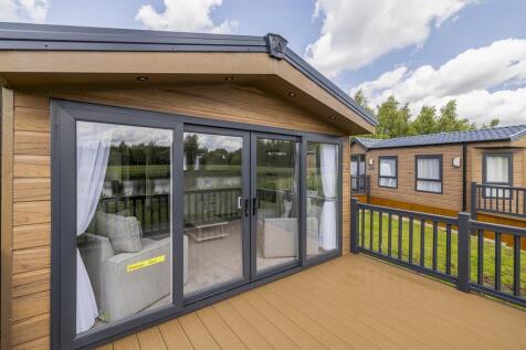 Swan Lake Country Park (Swineshead) Cabin 2-12.jpg