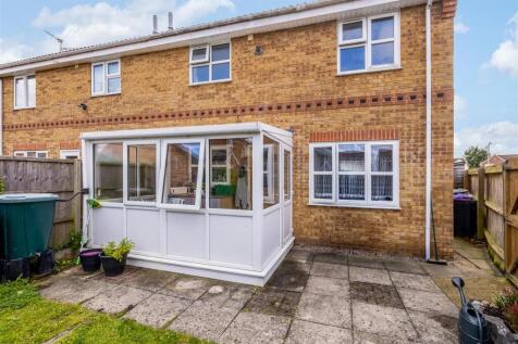 16 Sir Isaac Newton Drive (Wyberton)-8.jpg
