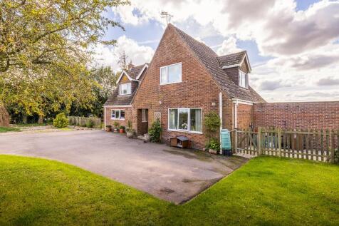 Ashton House (Kirton)-14.jpg