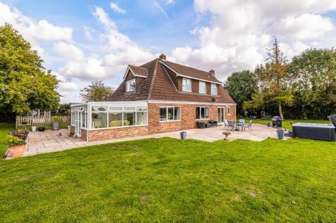 Ashton House (Kirton)-25.jpg