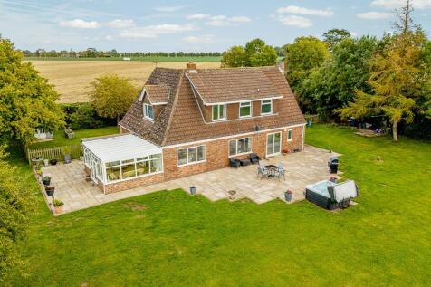 Ashton House (Kirton)-4.jpg