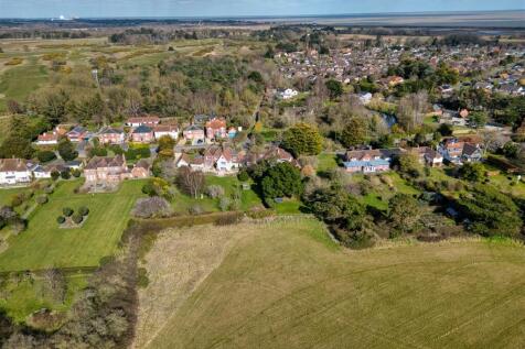 Holly Lodge, 86, Saxmundham Road, Aldeburgh, IP15 