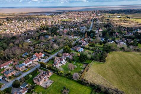 Holly Lodge, 86, Saxmundham Road, Aldeburgh, IP15 
