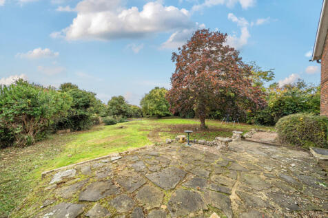 1370793-5-68f0f36...