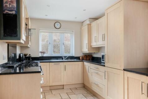 9 Foxfields Court-4.jpg