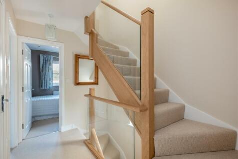 9 Foxfields Court-12.jpg