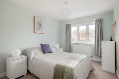 9 Foxfields Court-7.jpg