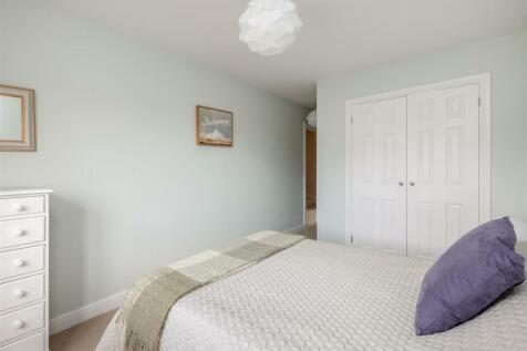 9 Foxfields Court-8.jpg