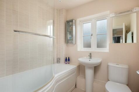 9 Foxfields Court-11.jpg