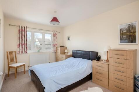 8 Foxfield Court-7.jpg