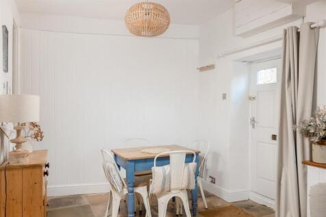 Windsor Cottage 2004-5.jpg