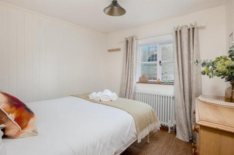 Windsor Cottage 2004-14.jpg