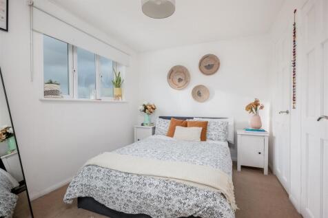 8 Hill Close 2019-9.jpg