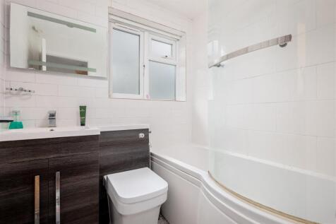 8 Hill Close 2019-11.jpg