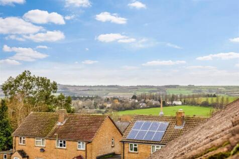 8 Hill Close 2019-20.jpg