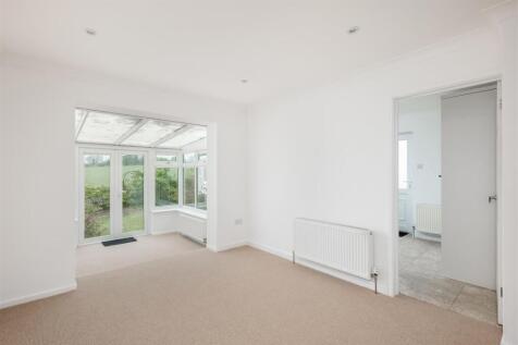 31 Nine Acres Close-2.jpg