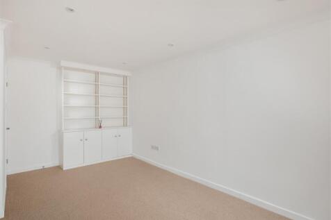 31 Nine Acres Close-3.jpg