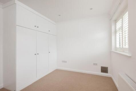 31 Nine Acres Close-9.jpg