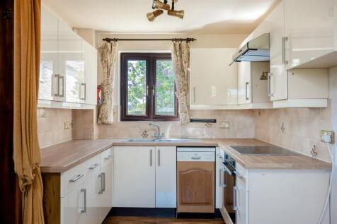 11 Rawlinson Close-5.jpg