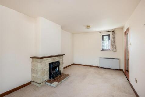 11 Rawlinson Close-2.jpg