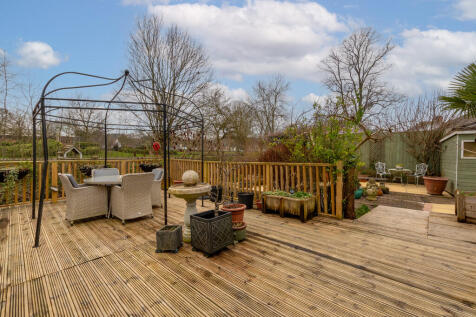Garden 1 Decking