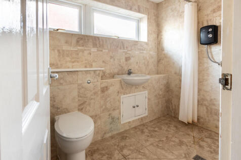 Bathroom 1A