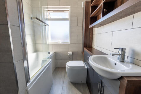Bathroom 1C