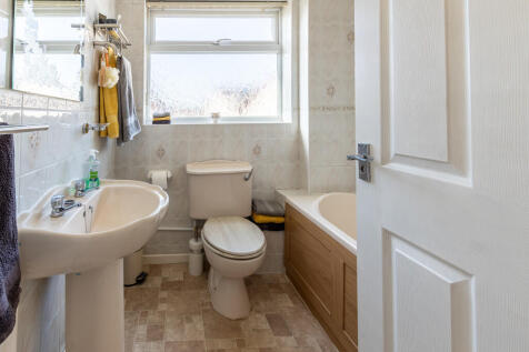 Bathroom 1A