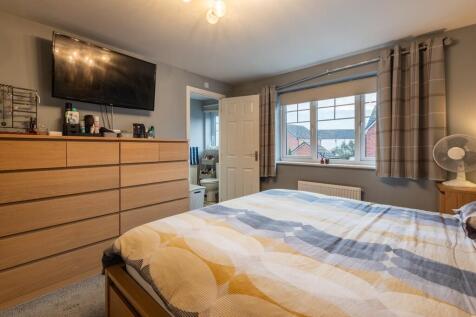 bedroom 2 pic 2