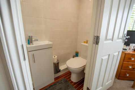 Bedroom 1 Ensuite