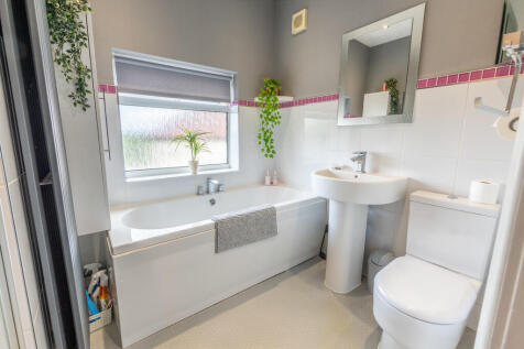 Bathroom 1A