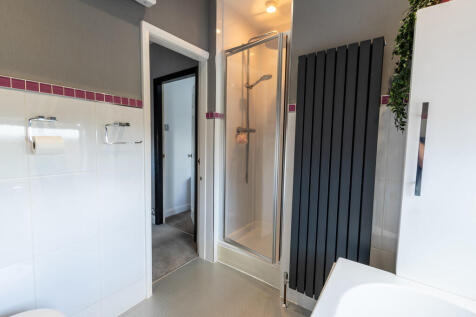 Bathroom 1B