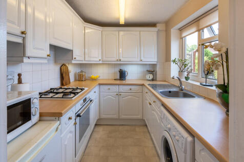 22 Woodland Close...