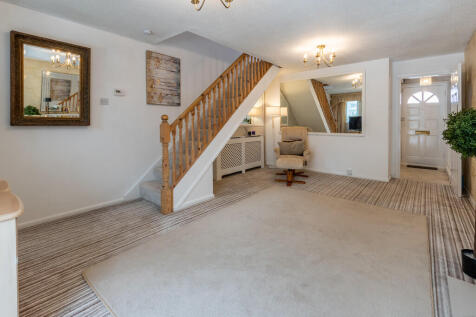 22 Woodland Close...